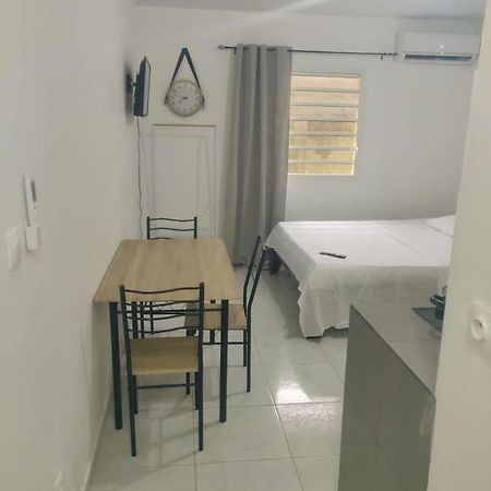 St-Laurent Centre - Baka Lycee Confort T1 생-로랑 뒤마로니 외부 사진