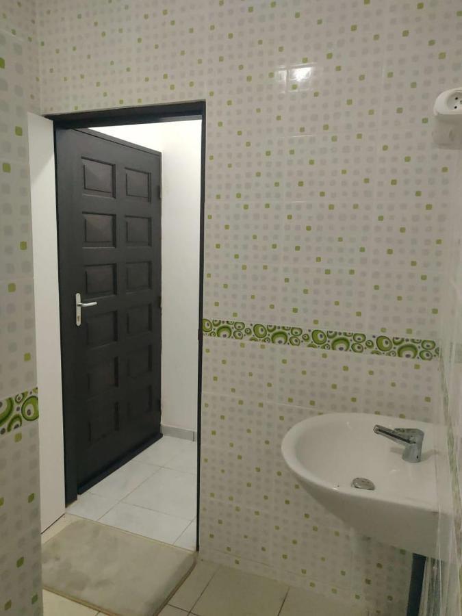 St-Laurent Centre - Baka Lycee Confort T1 생-로랑 뒤마로니 외부 사진